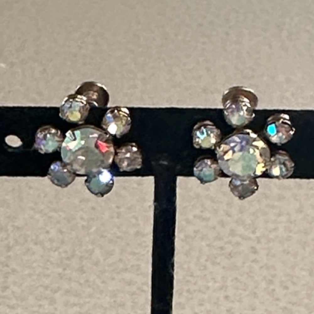 Beautiful Vintage Weiss Elegant gold tone Crystal screw back Earrings (809)